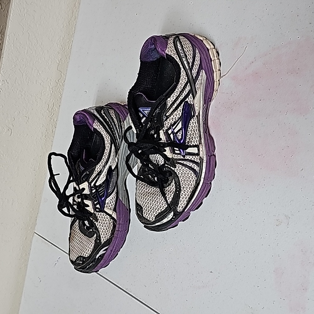 Brooks shoes